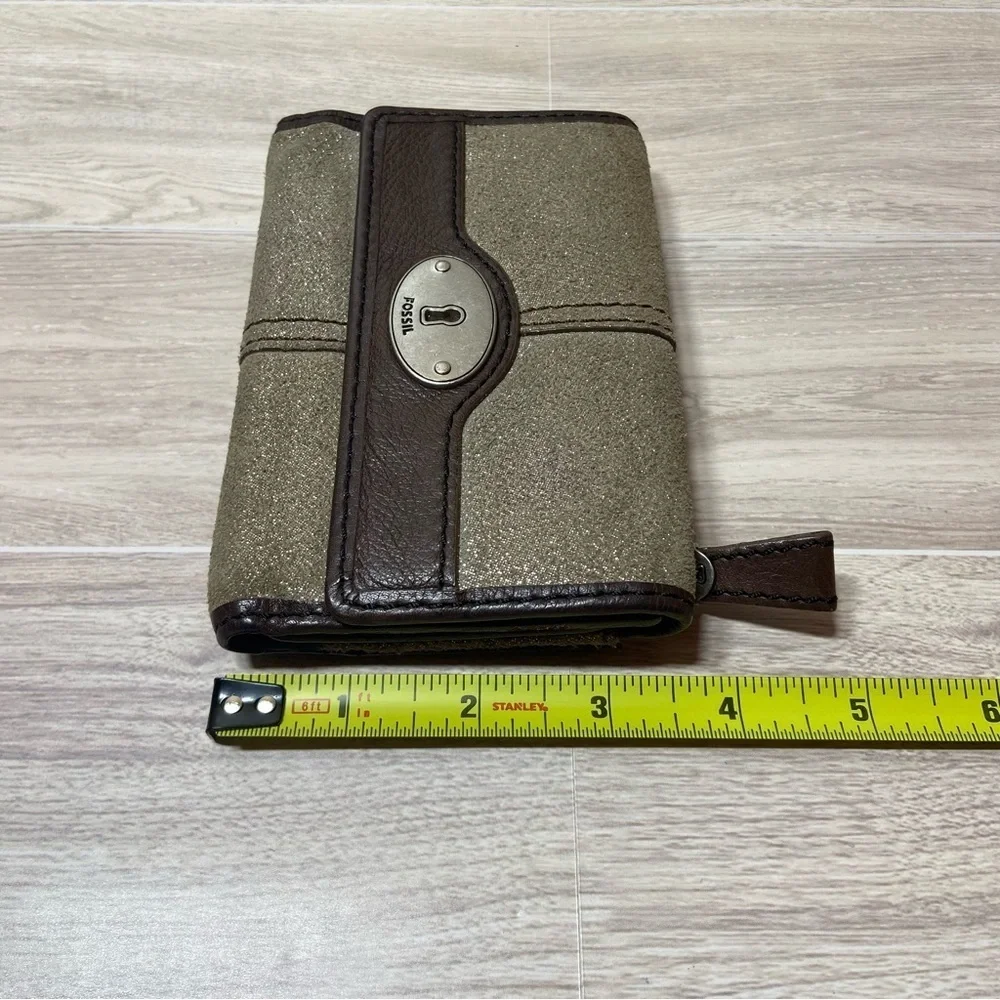 FOSSIL / Ladies Brown Leather and Tan Metallic Tri Fold Wallet